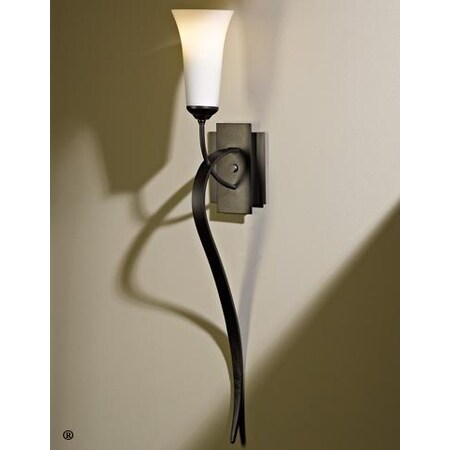 Hubbardton Forge Sweeping Taper Sconce 204526-SKT-07-GG0068